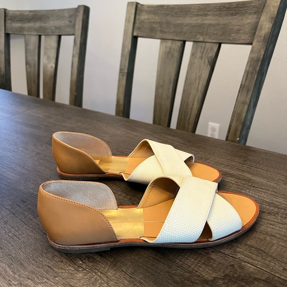 Dolce Vita Open-toed Flats - Picture 4 of 4